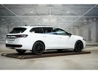 Gebraucht VW Passat R-line 150 PS (110 kW) 2026 Pure white Kombi