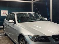 Gebraucht BMW 325 218 PS (160 kW) 2005 Silber Limousine