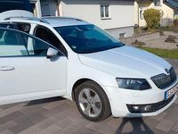 Gebraucht Skoda Octavia Elegance 150 PS (110 kW) 2014 Weiß Kleinwagen