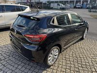 Gebraucht Renault Clio V Intens 140 PS (102 kW) 2022 Blackpearlschwarz Limousine