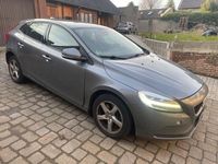 Gebraucht Volvo V40 Momentum 120 PS (88 kW) 2017 Grau Limousine