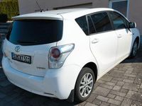 Gebraucht Toyota Verso Skyview Edition 147 PS (108 kW) 2011 Weiß Van / Kleinbus