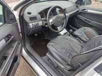 Second-hand Opel Astra 125 CP (91 kW) 2004 Argintiu Hatchback