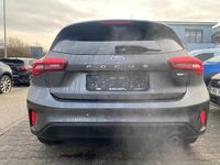 Używany Ford Focus Titanium 125 KM (91 kW) 2022 Szary Sedan/Limuzyna
