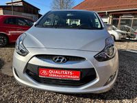 Gebraucht Hyundai ix20 Edition 90 PS (66 kW) 2012 Sleek silver Kleinwagen