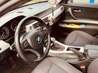 Gebraucht BMW 318 143 PS (105 kW) 2009 Grau Limousine
