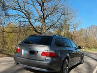Gebraucht BMW 525 197 PS (144 kW) 2007 Grau Kombi