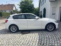Gebraucht BMW 116 Advantage 116 PS (85 kW) 2018 Weiß Kleinwagen