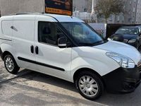 Gebraucht Opel Combo 95 PS (69 kW) 2018 Weiß Van / Kleinbus