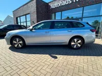 Gebraucht VW Passat 150 PS (110 kW) 2024 Dolomit silber Kombi