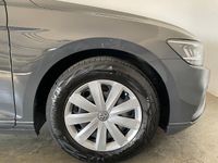 Gebraucht VW Passat Basis 150 PS (110 kW) 2021 Uranograu Kombi