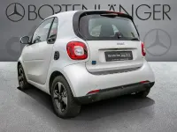 Gebraucht Smart ForTwo Coupé Premium 60 kW (82 PS) 2023 Weiß Kleinwagen