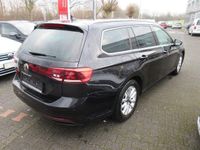 Gebraucht VW Passat Business 150 PS (110 kW) 2023 Deep black (metallic) Kombi