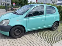 Gebraucht Toyota Yaris Luna 68 PS (50 kW) 2000 Grün Limousine
