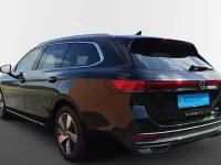Gebraucht VW Passat IQ Drive 150 PS (110 kW) 2025 Schwarz Kombi