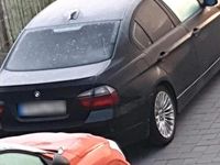 Gebraucht BMW 320 174 PS (127 kW) 2007 Schwarz Limousine