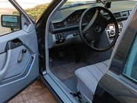 Usata Mercedes E250 1988 Nero Utilitaria