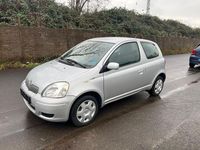 Gebraucht Toyota Yaris Sol 65 PS (47 kW) 2004 Silber Limousine