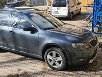 Gebraucht Skoda Octavia Scout 150 PS (110 kW) 2015 Grau Kombi