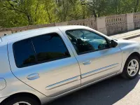 Gebraucht Renault Clio 75 PS (55 kW) 2010 Silber Kleinwagen