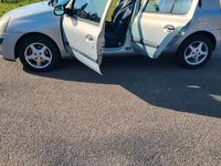 Gebraucht Renault Clio II 75 PS (55 kW) 2004 Silber Kleinwagen