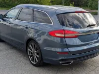 Gebraucht Ford Mondeo Vignale 179 PS (131 kW) 2018 Blau Kombi