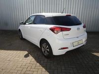Gebraucht Hyundai i20 Passion 101 PS (74 kW) 2018 Weiß Limousine
