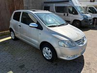 Usado VW Fox 54 HP (39 kW) 2006 Cinzento Citadino