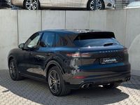 Gebraucht Porsche Cayenne Turbo 549 PS (403 kW) 2018 Schwarz SUV