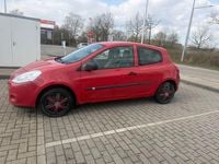 Gebraucht Renault Clio III Expression 75 PS (55 kW) 2009 Rot Kleinwagen