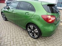 Gebraucht Mercedes A180 Night 122 PS (89 kW) 2017 Elbait gruen  metallic Kleinwagen