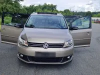 Gebraucht VW Touran Style 105 PS (77 kW) 2012 Gold Van / Kleinbus