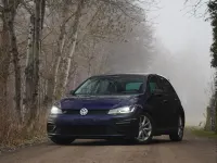 Second-hand VW Golf VII R-line 125 CP (91 kW) 2017 Albastru Berlinǎ