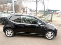 Second-hand VW up! 75 CP (55 kW) 2011 Negru Hatchback
