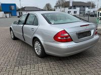 Gebraucht Mercedes E240 177 PS (130 kW) 2002 Silber Limousine