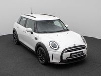 Gebraucht Mini Cooper Classic 136 PS (100 kW) 2023 Nanuq whitec6aschwarz Kleinwagen