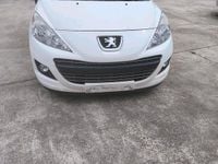 Gebraucht Peugeot 207 70 PS (51 kW) 2011 Weiß Kleinwagen