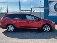 Gebraucht Ford Focus Titanium 125 PS (91 kW) 2014 Rot Kombi