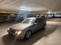 Gebraucht Mercedes E220 Elegance 180 PS (132 kW) 2004 Grau Kombi