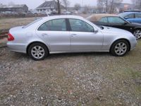Gebraucht Mercedes E280 231 PS (169 kW) 2006 Iridiumsilber metallic (metallic) Limousine