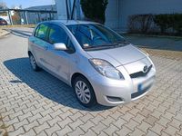 Gebraucht Toyota Yaris 99 PS (72 kW) 2011 Silber Kleinwagen