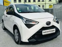 Gebraucht Toyota Aygo 72 PS (52 kW) 2021 Pianosaweiß Kleinwagen