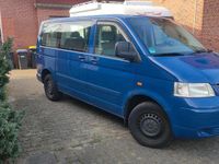 Second-hand VW Caravelle 84 CP (61 kW) 2005 Albastru Van