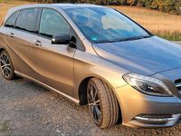 Gebraucht Mercedes B200 156 PS (114 kW) 2014 Grau Van / Kleinbus