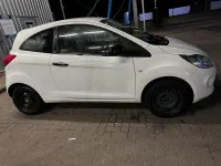 Gebraucht Ford Ka 69 PS (50 kW) 2016 Weiß Kleinwagen