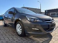 Gebraucht Opel Astra Edition 120 PS (88 kW) 2014 Grau Kombi