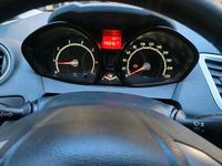 Gebraucht Ford Fiesta 60 PS (44 kW) 2010 Weiß Kleinwagen