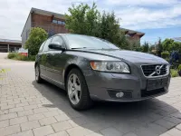 Gebraucht Volvo V50 Business Edition 114 PS (83 kW) 2011 Grau Kombi