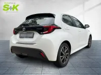 Gebraucht Toyota Yaris Basis 116 PS (85 kW) 2023 Schneeweiß Kleinwagen