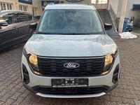 Neu Ford Tourneo Courier Active 125 PS (91 kW) 2025 Grün Van / Kleinbus